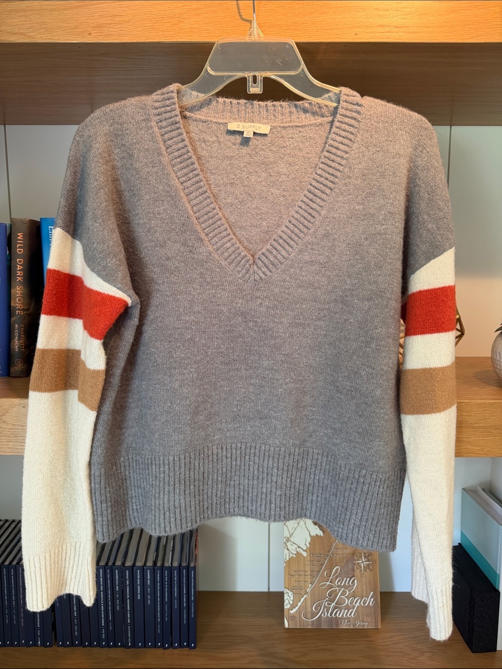 Z Supply V-Neck Sweater in Heather Gray with Cream, Tan & Red Sleeves XS